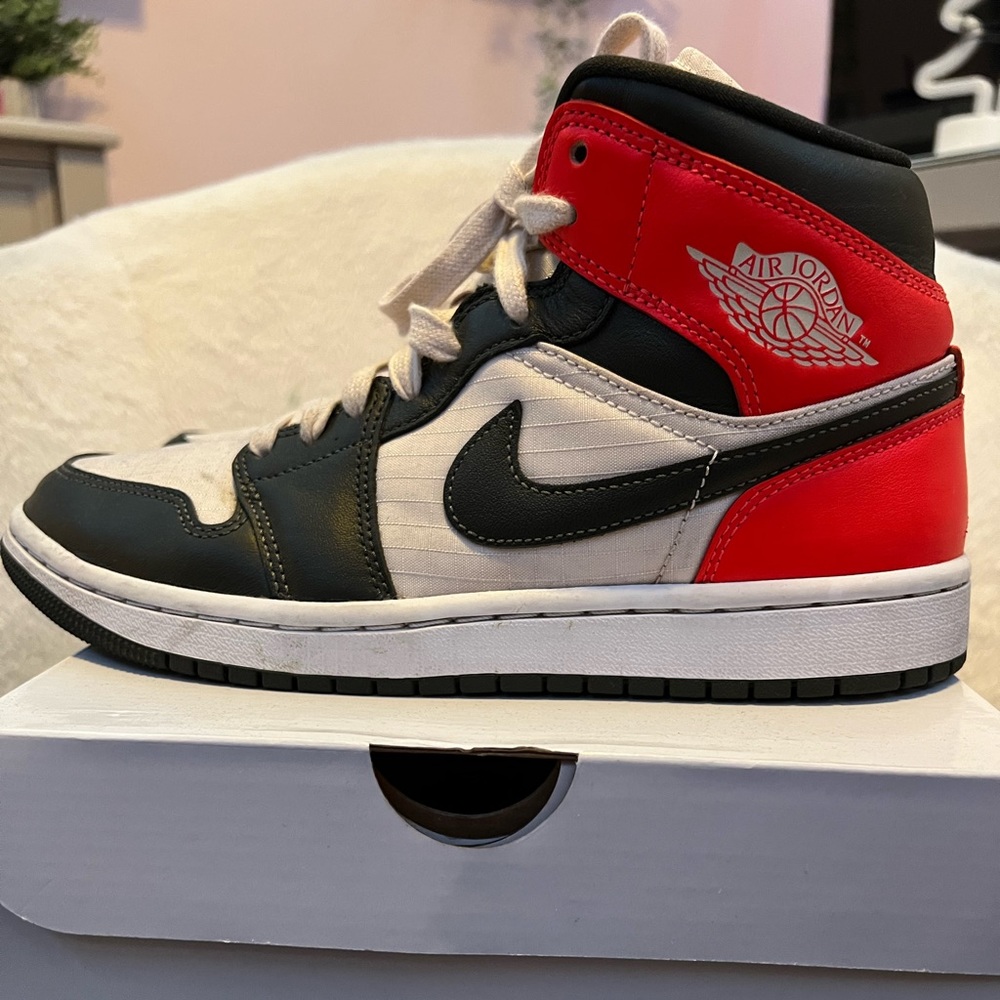 Like New women's Jordan 1 Mid Light Orewood brown released in 2022